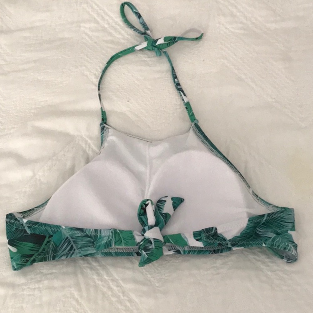 Tropical bikini - Picture 2 of 2